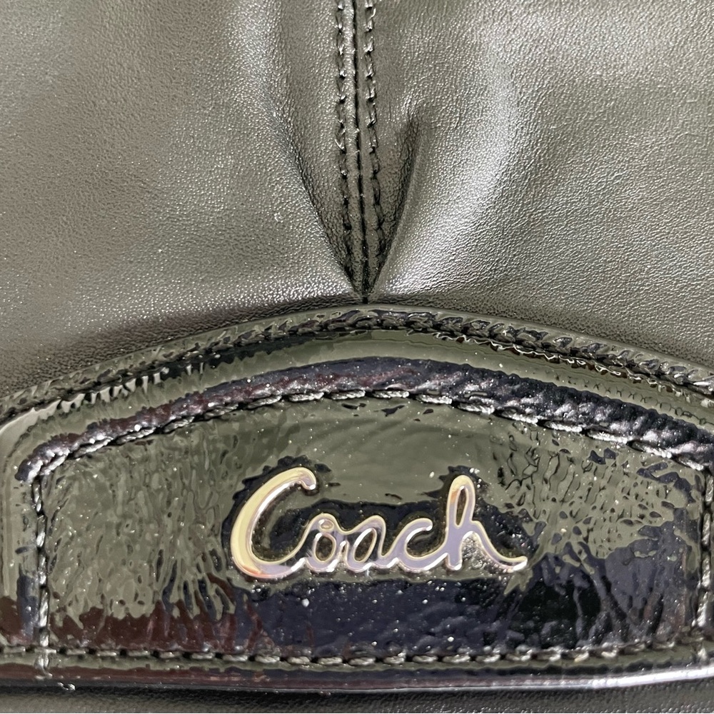 Coach Black Leather Wristlet with Detachable Strap. Great condition. - Picture 8 of 8
